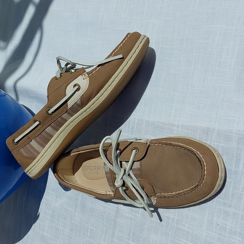 SPERRY canvas loafers. Tan. Size 7. NWOT
